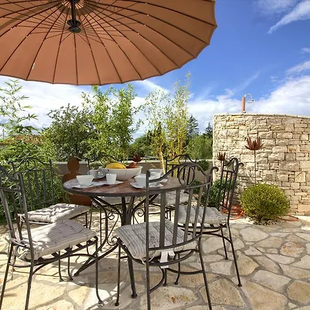Villa Charming Darte With Private Pool Near Rovinj, Extra Pool Heating Available *