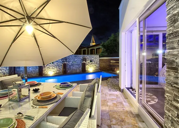 Villa Charming Darte With Private Pool Near Rovinj, Extra Pool Heating Available