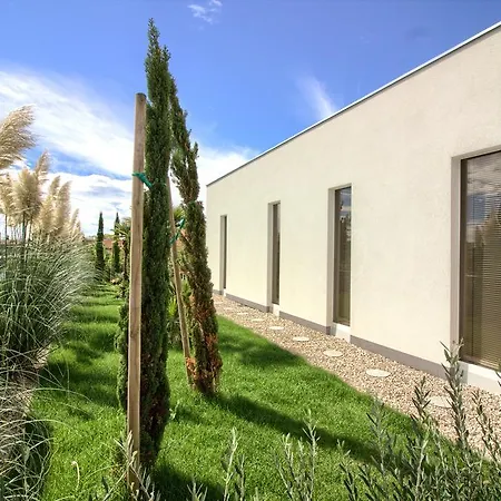 Vila Charming Darte With Private Pool Near Rovinj, Extra Pool Heating Available