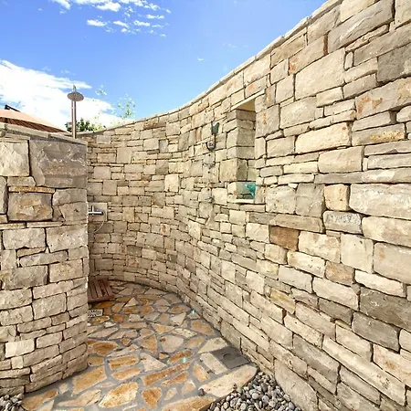 Vila Charming Darte With Private Pool Near Rovinj, Extra Pool Heating Available *